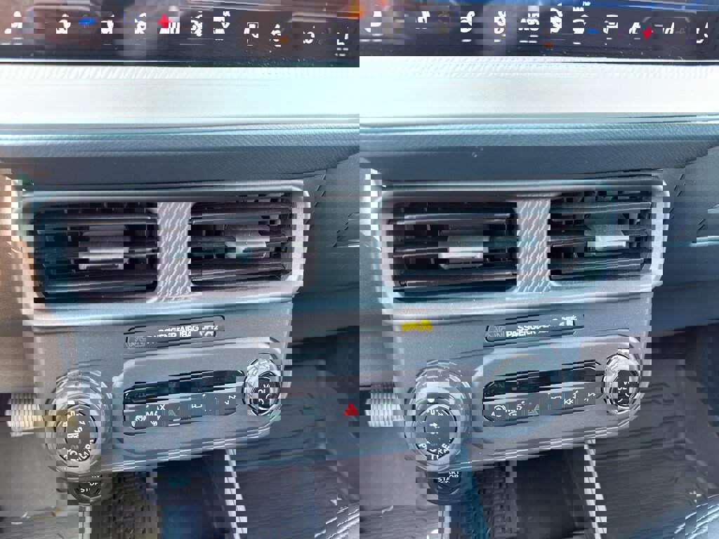 New 2025 Ford Maverick Lariat w/ Black Appearance Package image 23