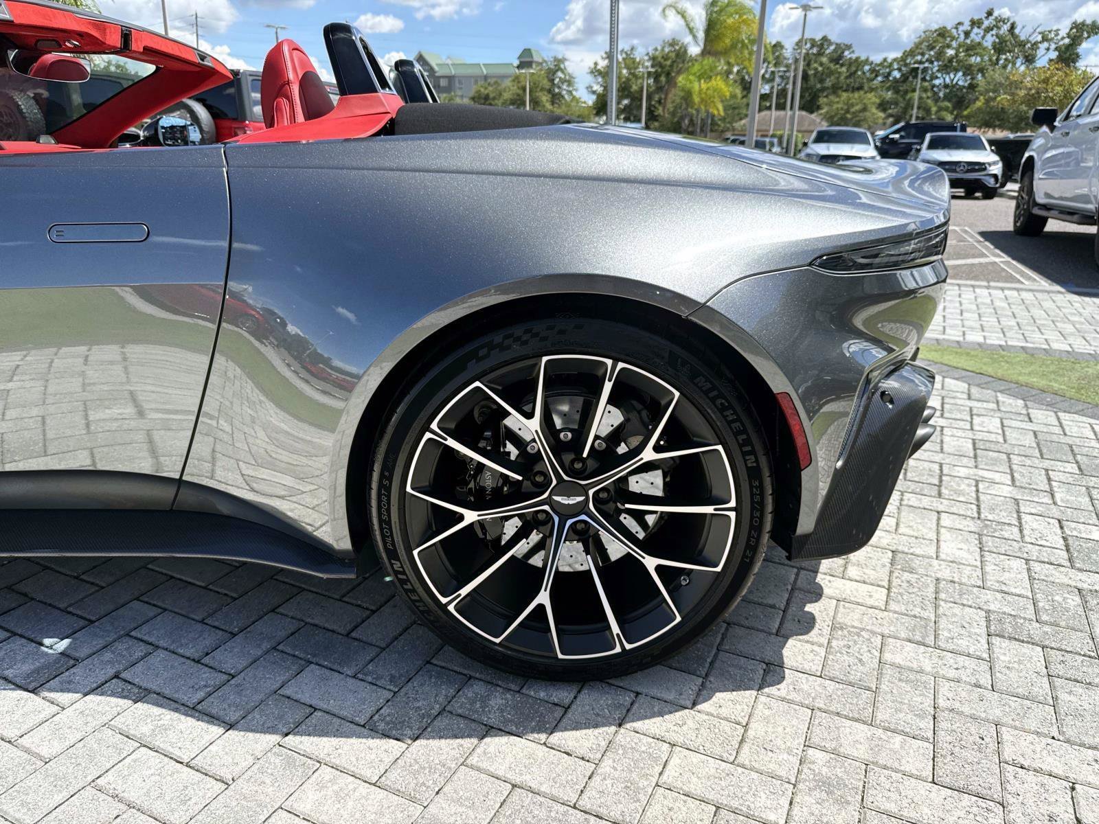 Used 2026 Aston Martin V8 Vantage Coupe RWD image 11