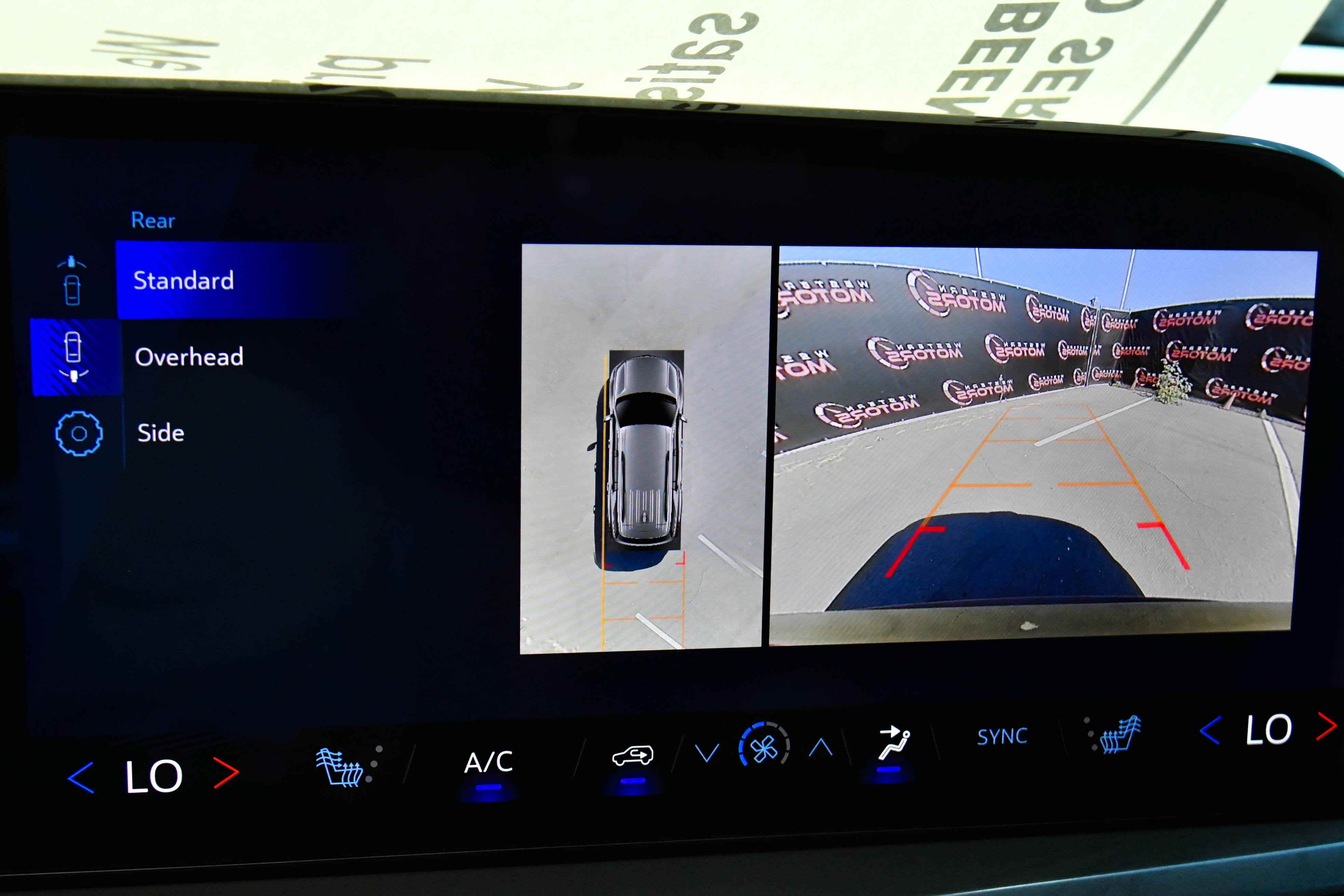 Used 2024 Chevrolet Traverse LT FWD image 19
