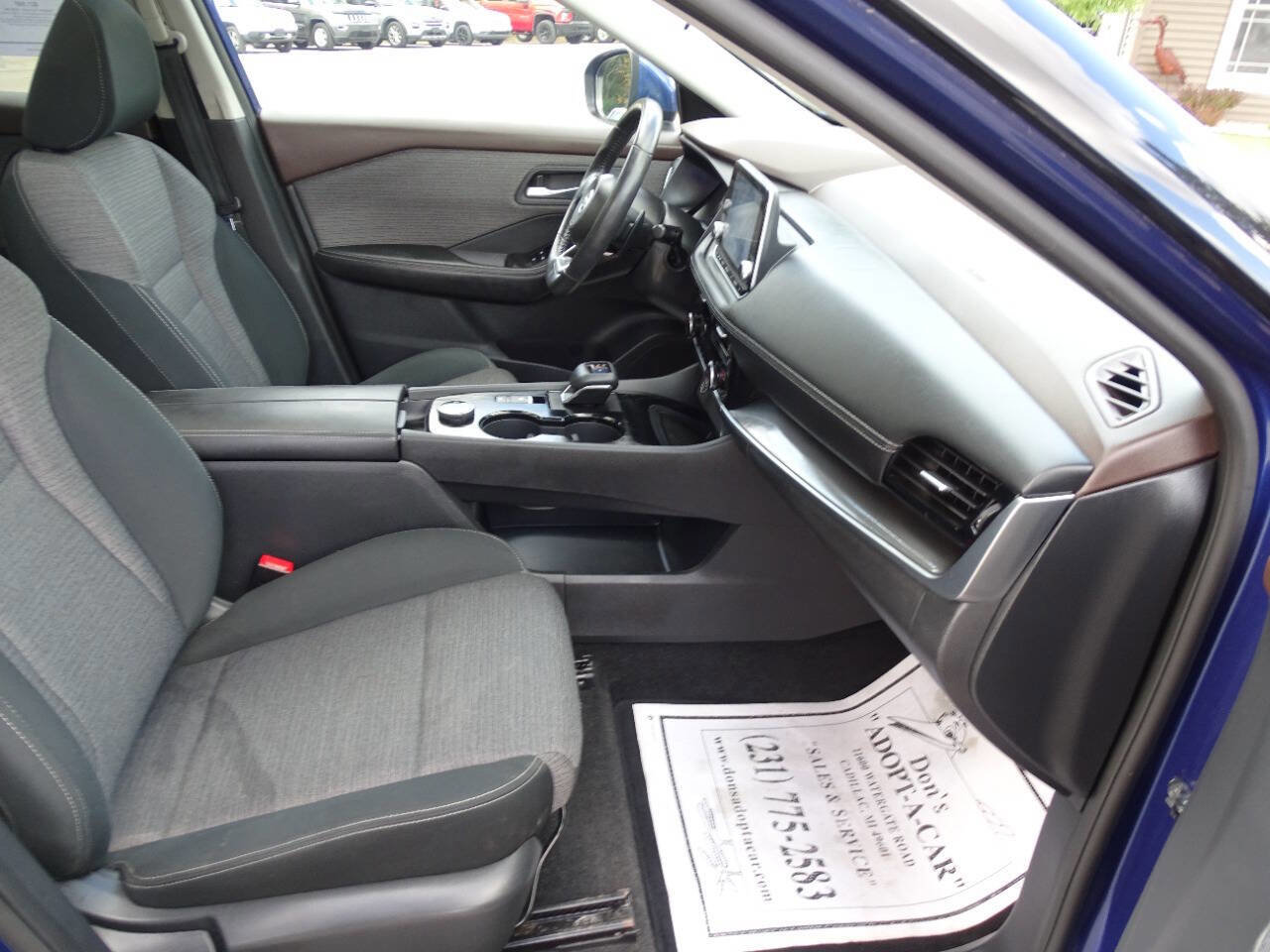 Used 2021 Nissan Rogue SV image 40