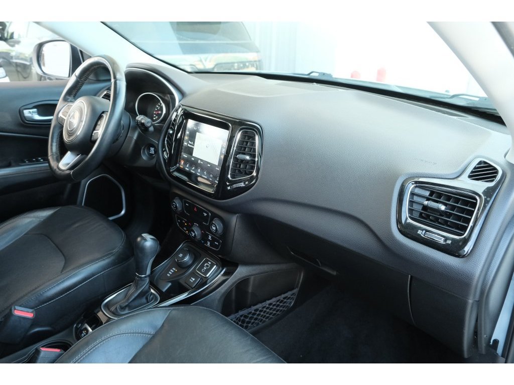 Used 2018 Jeep Compass Limited w/ Navigation Group AWD/4WD image 27