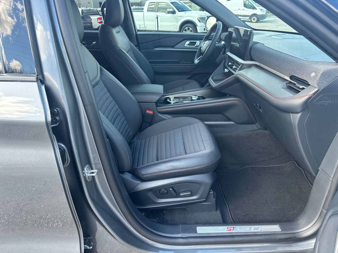 New 2026 Ford Explorer ST-Line RWD image 43