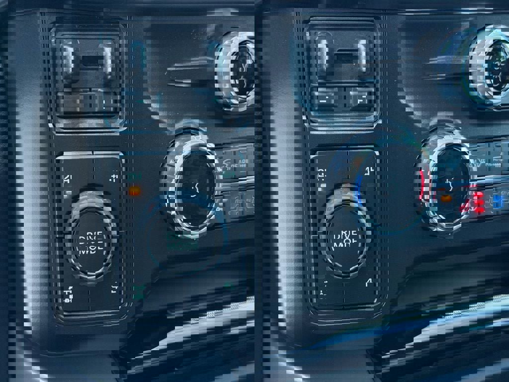 New 2026 Ford F250 Lariat w/ Black Appearance Package image 40