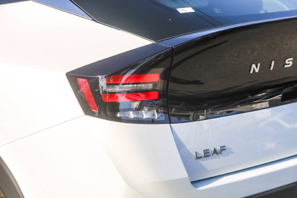 New 2026 Nissan Leaf SV+ w/ Floor Mat Package (SV+) FWD image 9