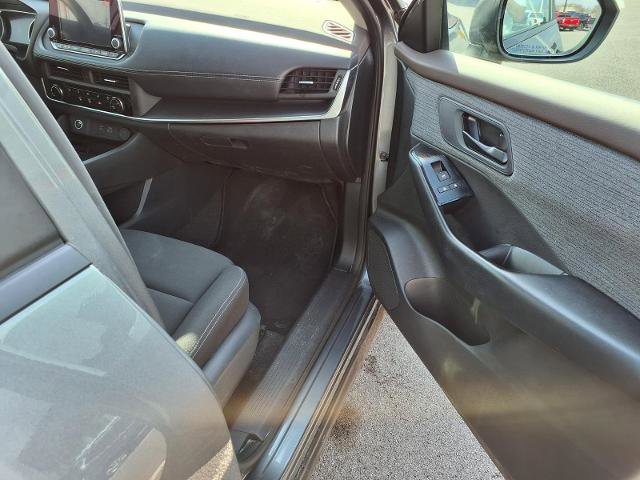 Used 2023 Nissan Rogue S image 26