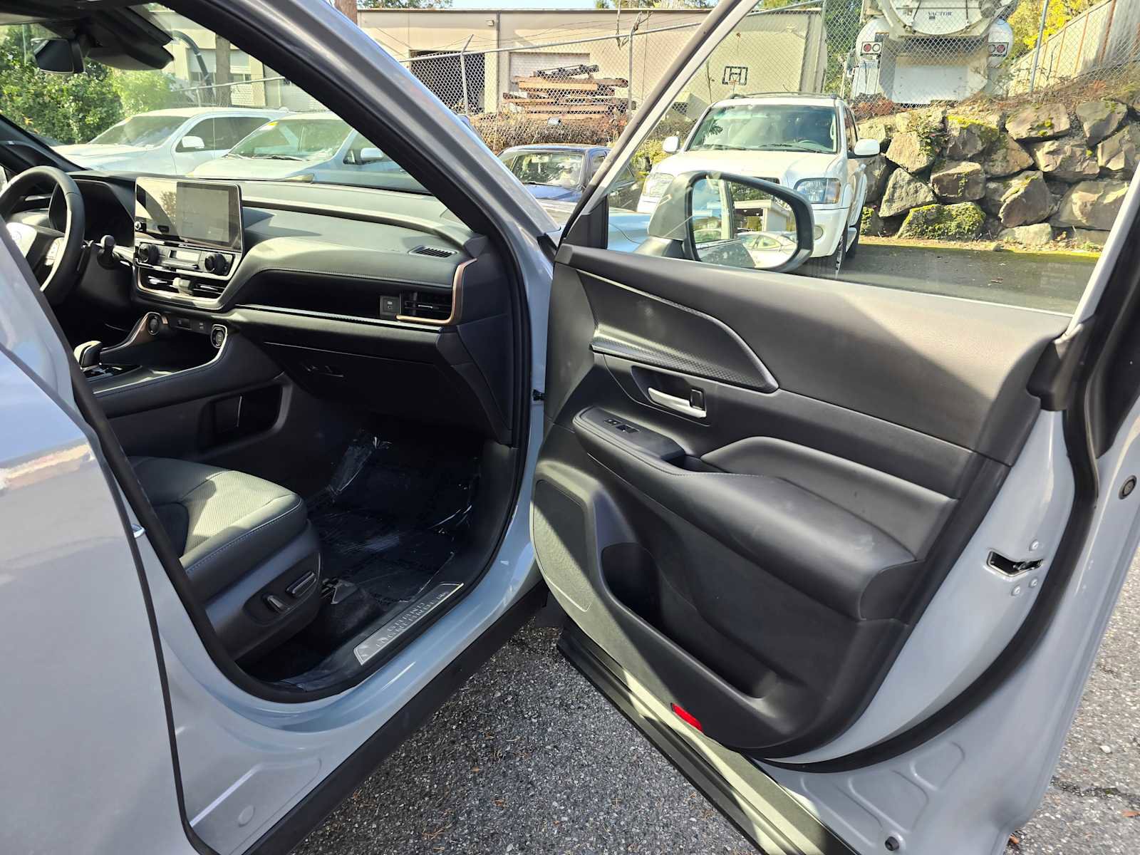 Used 2025 Toyota Grand Highlander AWD Hybrid image 10