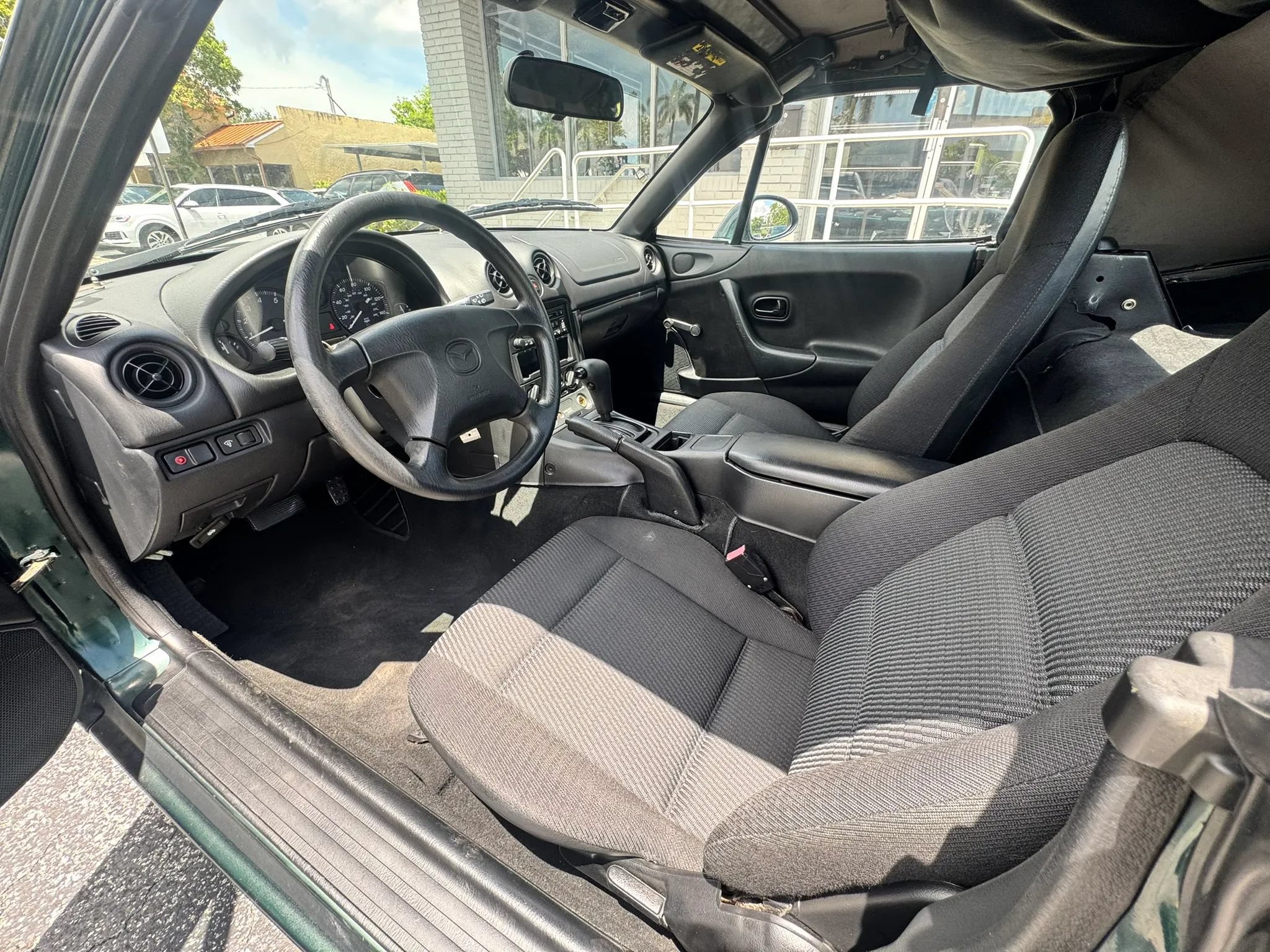 Used 1999 MAZDA MX-5 Miata RWD image 16