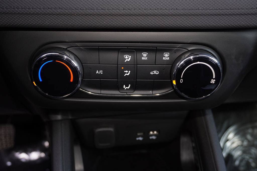 Used 2025 Chevrolet TrailBlazer LS w/ LS Convenience Package image 14