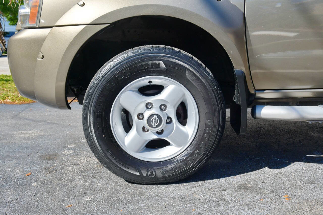 Used 2001 Nissan Frontier SE image 12