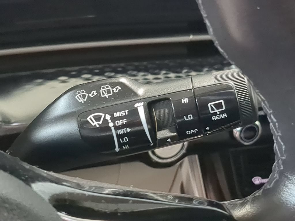 Used 2024 Kia Carnival SX Prestige FWD image 25