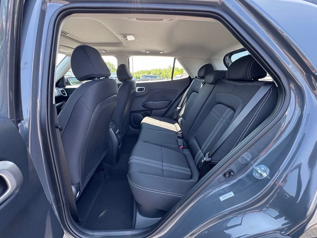 Used 2026 Hyundai Venue SEL FWD image 9
