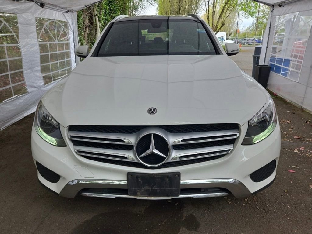 Used 2019 Mercedes-Benz GLC 300 4MATIC image 3