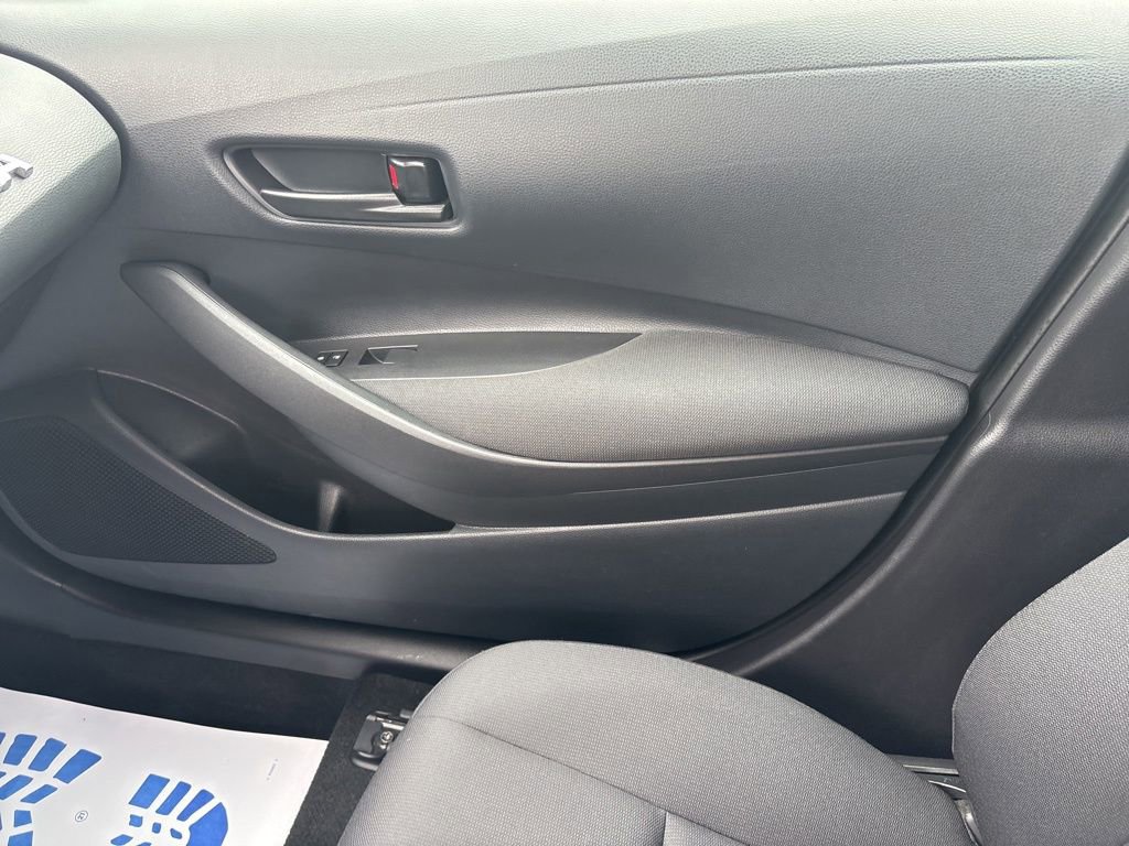 Used 2025 Toyota Corolla LE image 23