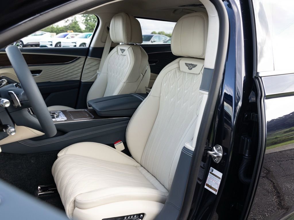 New 2026 Bentley Flying Spur Plug-In Hybrid AWD/4WD image 31