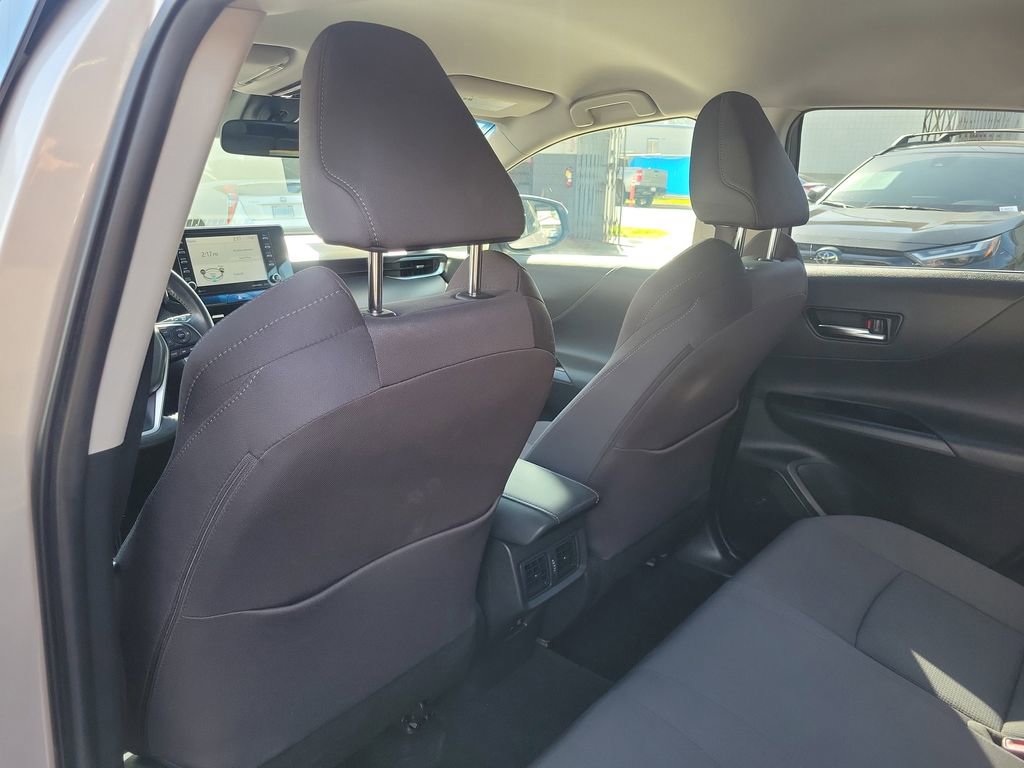 Used 2021 Toyota Venza LE image 14