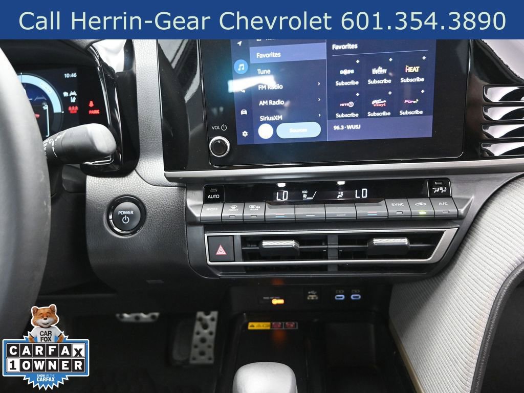 Used 2025 Toyota Camry SE w/ Convenience Package image 29