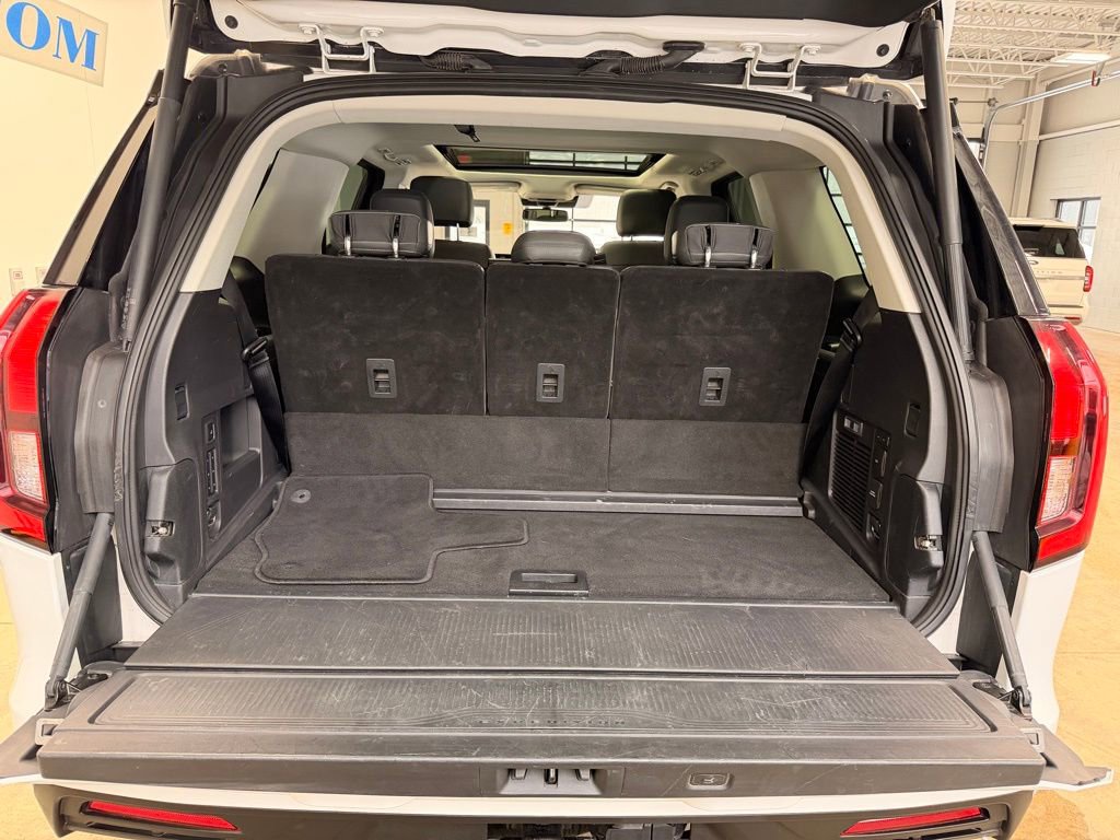 Used 2025 Ford Expedition Active image 9