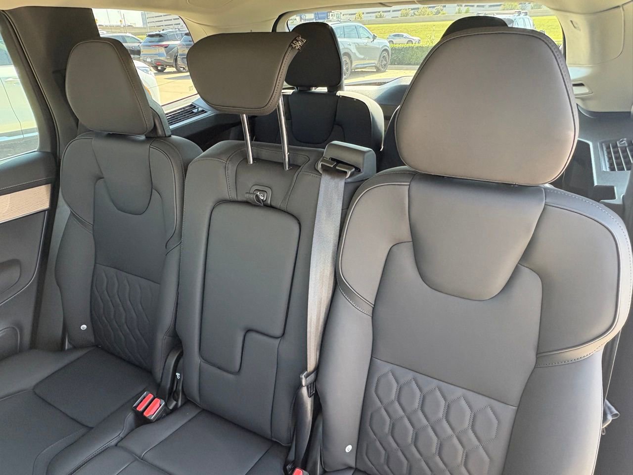 New 2026 Volvo XC90 B6 Plus w/ Protection Package Premier AWD/4WD image 22