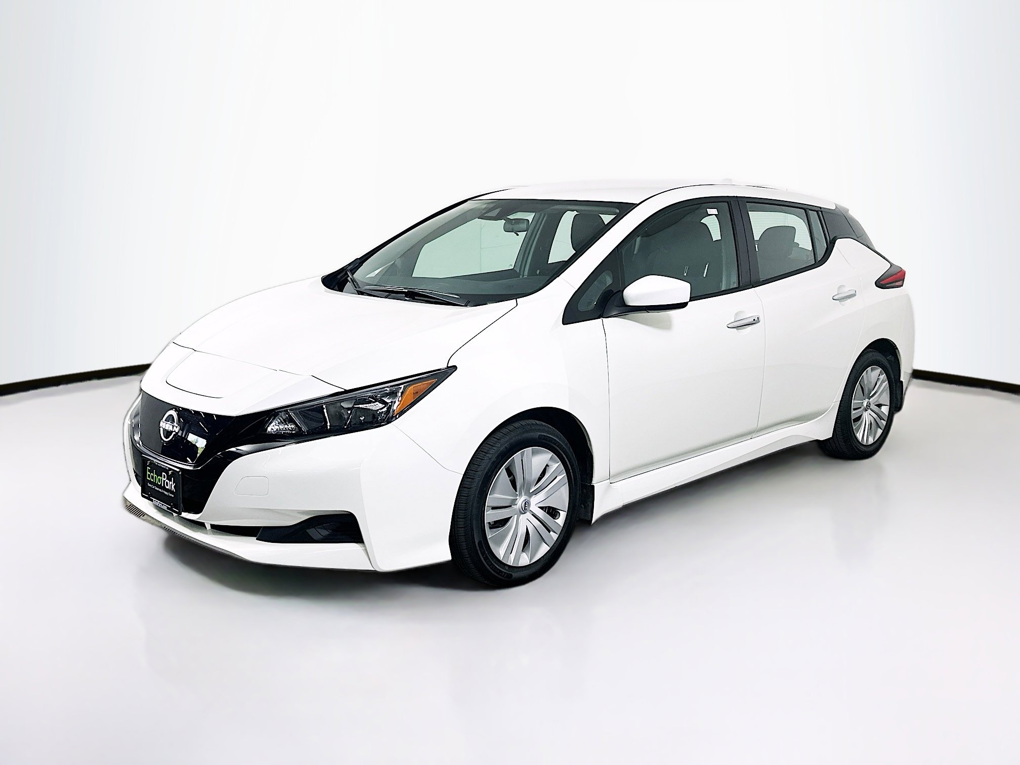 Used 2025 Nissan Leaf S image 3