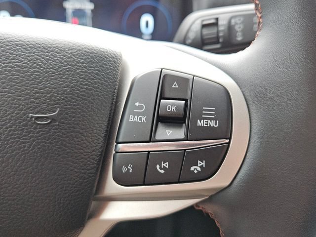 Used 2025 Ford Explorer Active AWD/4WD image 14