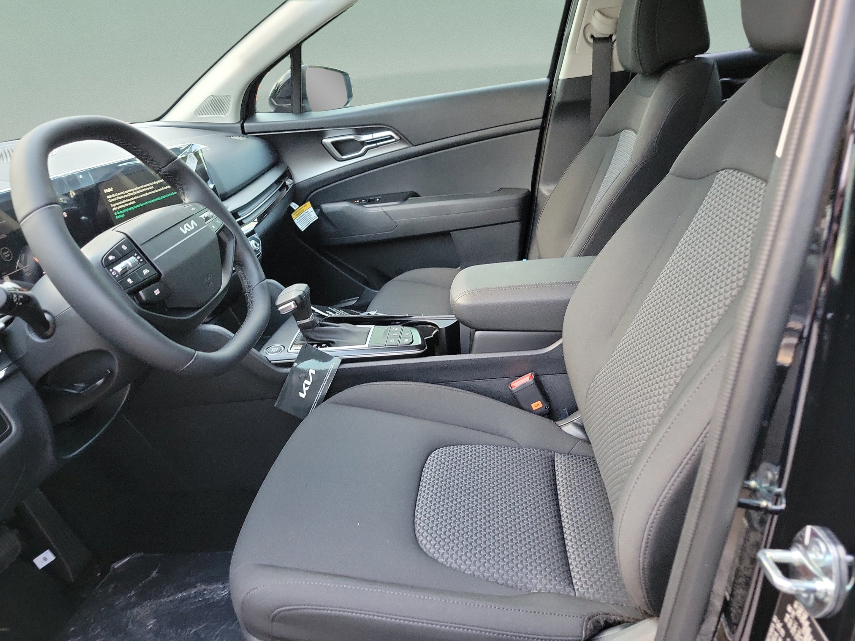 New 2027 Kia Sportage LX FWD image 18