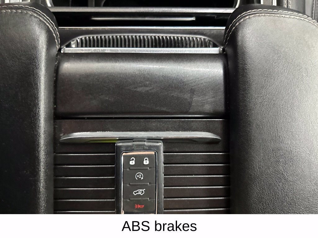 Used 2024 Jeep Wagoneer 4WD w/ Premium Group I image 39