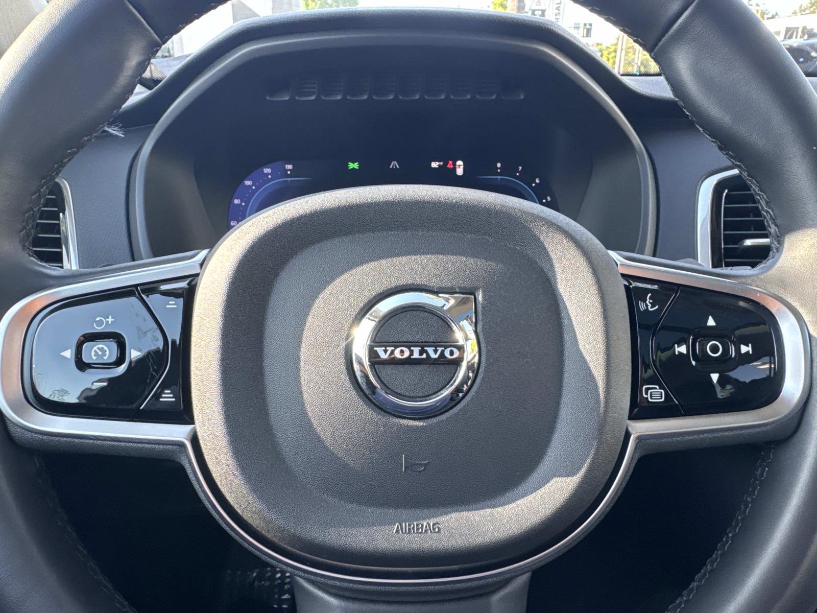 Used 2024 Volvo XC90 B5 Plus AWD/4WD image 20