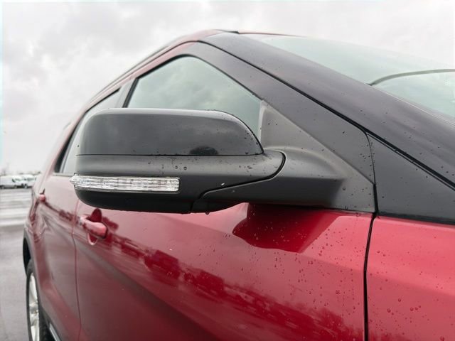 Used 2018 Ford Explorer XLT w/ Equipment Group 202A image 4