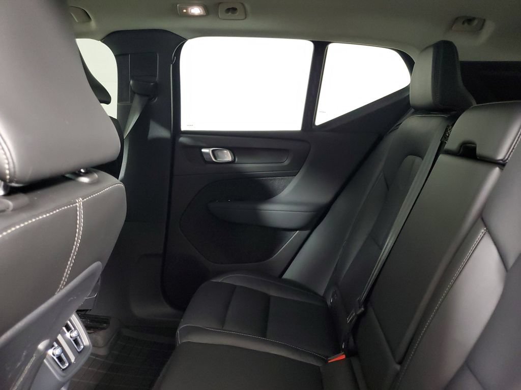 Certified 2024 Volvo XC40 B5 Ultimate w/ Protection Package Premier AWD/4WD image 10