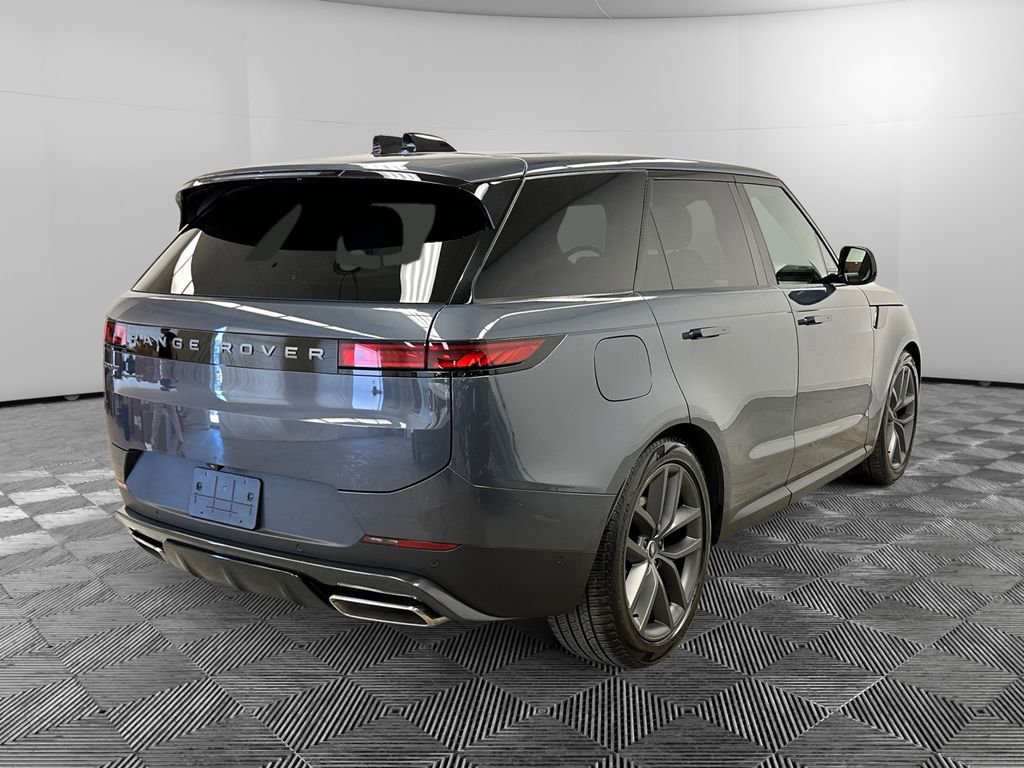 Used 2025 Land Rover Range Rover Sport SE AWD/4WD image 5
