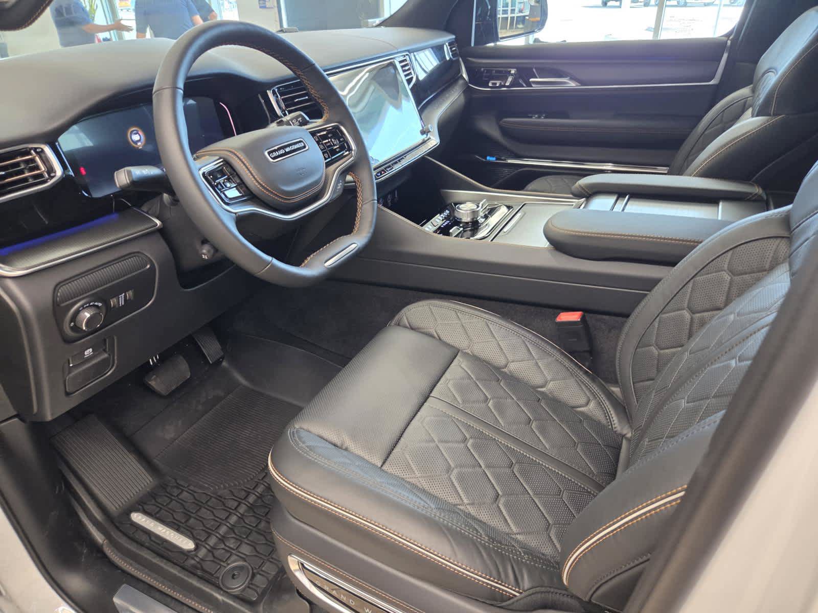 New 2026 Jeep Grand Wagoneer L Summit AWD/4WD image 15