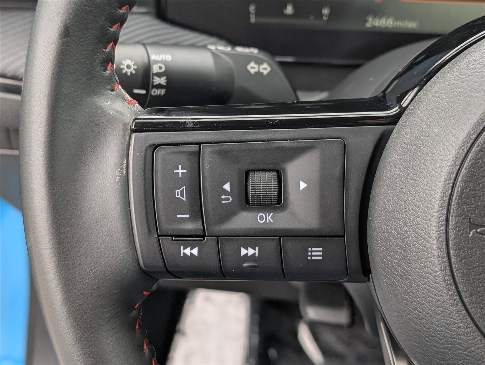 Used 2025 Nissan Kicks SR AWD/4WD image 21