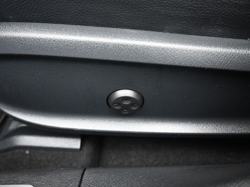 Used 2020 Mercedes-Benz CLA 250 4MATIC image 13