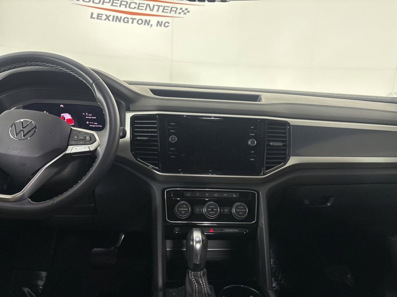 Used 2023 Volkswagen Atlas Cross Sport SE w/ Panoramic Sunroof Package image 22