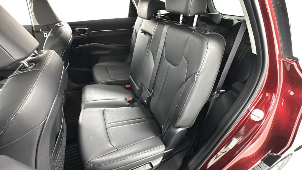 New 2025 Kia Sorento S image 12