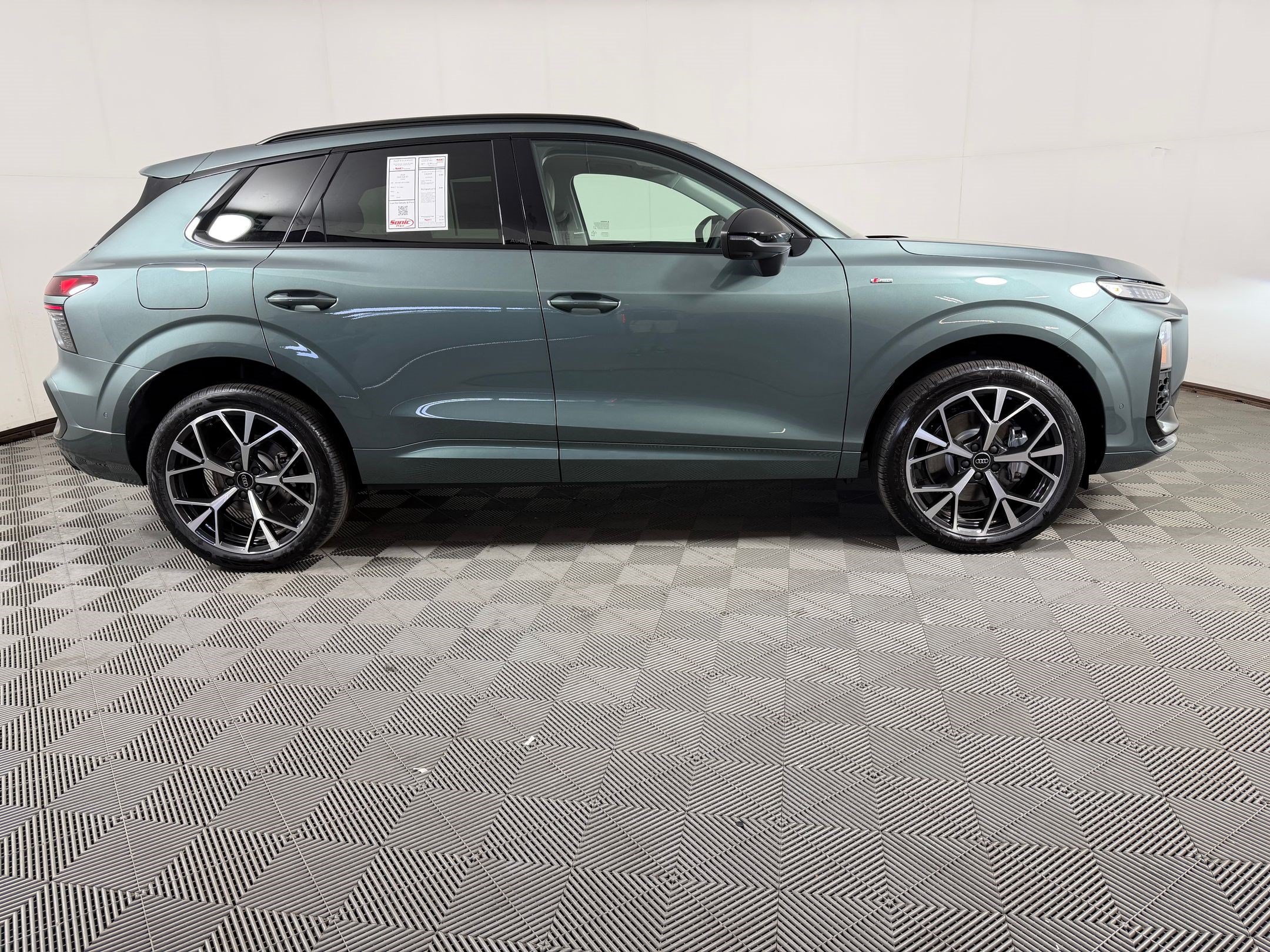 New 2026 Audi Q3 quattro 2.0T AWD/4WD image 8
