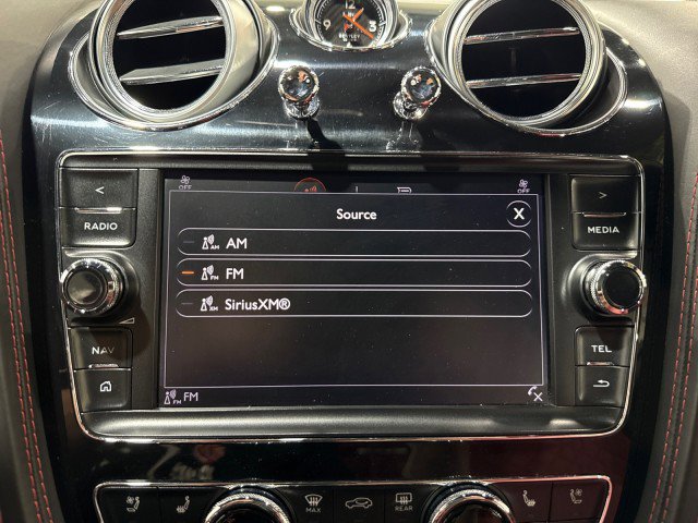 Used 2018 Bentley Bentayga image 77