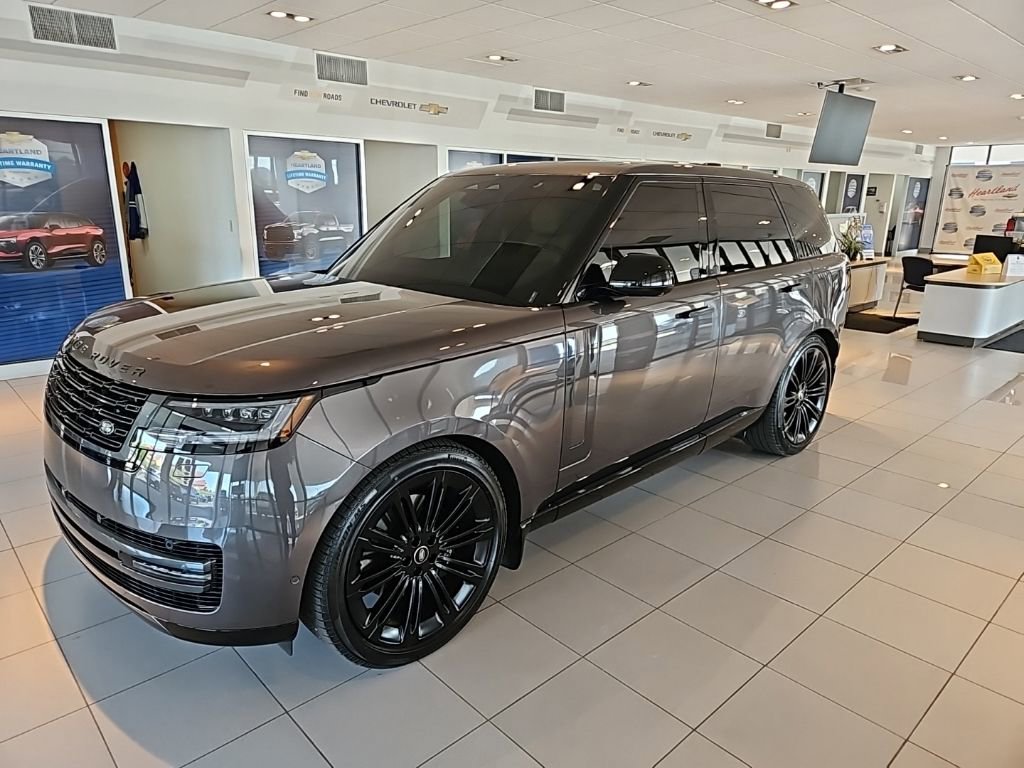 Used 2025 Land Rover Range Rover SE AWD/4WD image 1