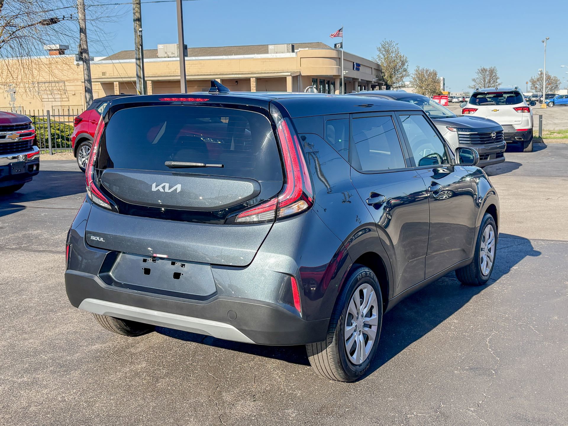 Used 2025 Kia Soul LX FWD image 4
