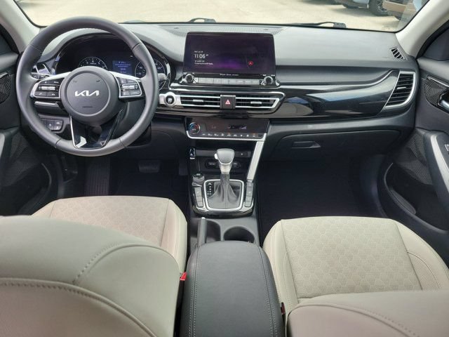 Used 2023 Kia Seltos EX AWD/4WD image 18