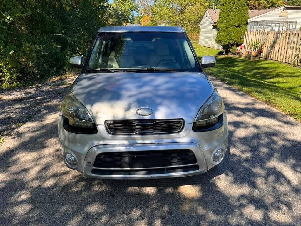 Used 2013 Kia Soul ! w/ Premium Pkg FWD image 10