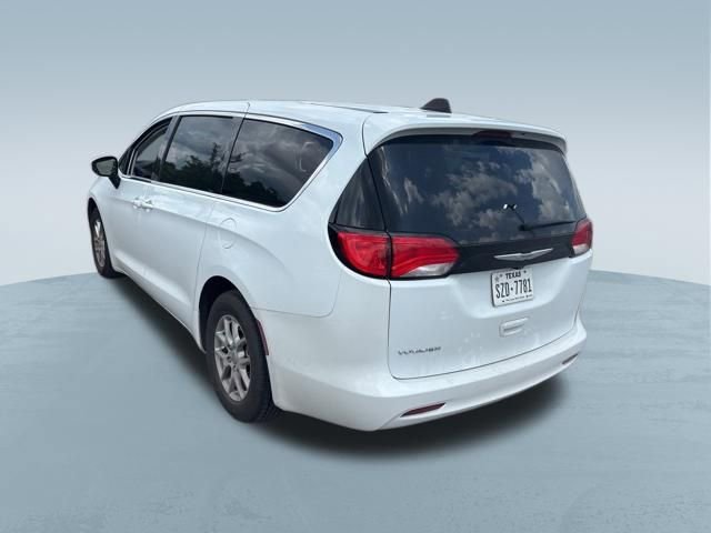 Used 2023 Chrysler Voyager LX FWD image 8