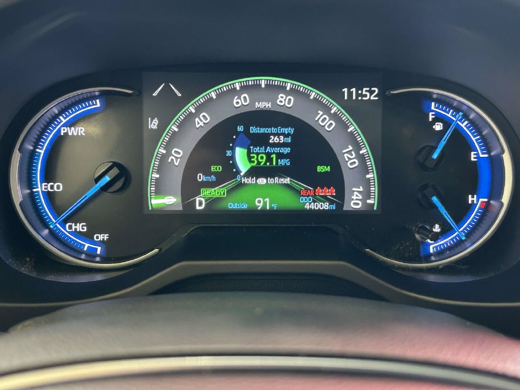 Used 2025 Toyota RAV4 XSE AWD/4WD image 29