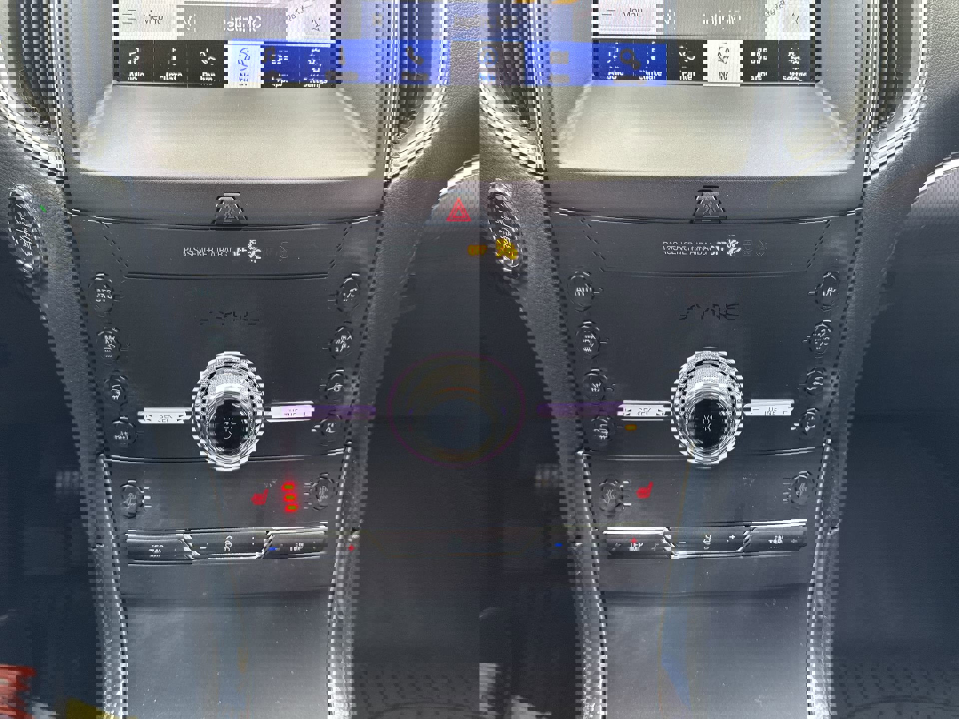 Used 2020 Ford Edge Titanium image 18