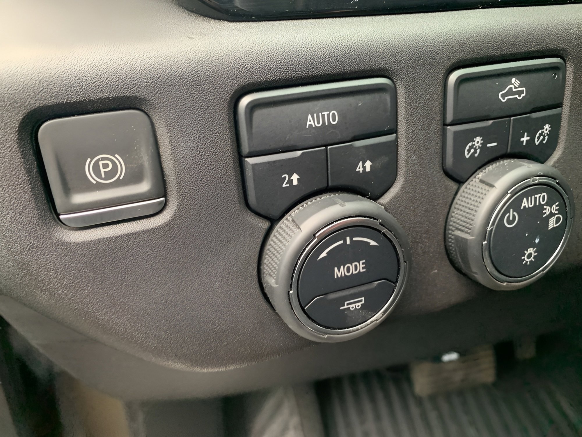 Used 2024 Chevrolet Silverado 1500 LT image 10