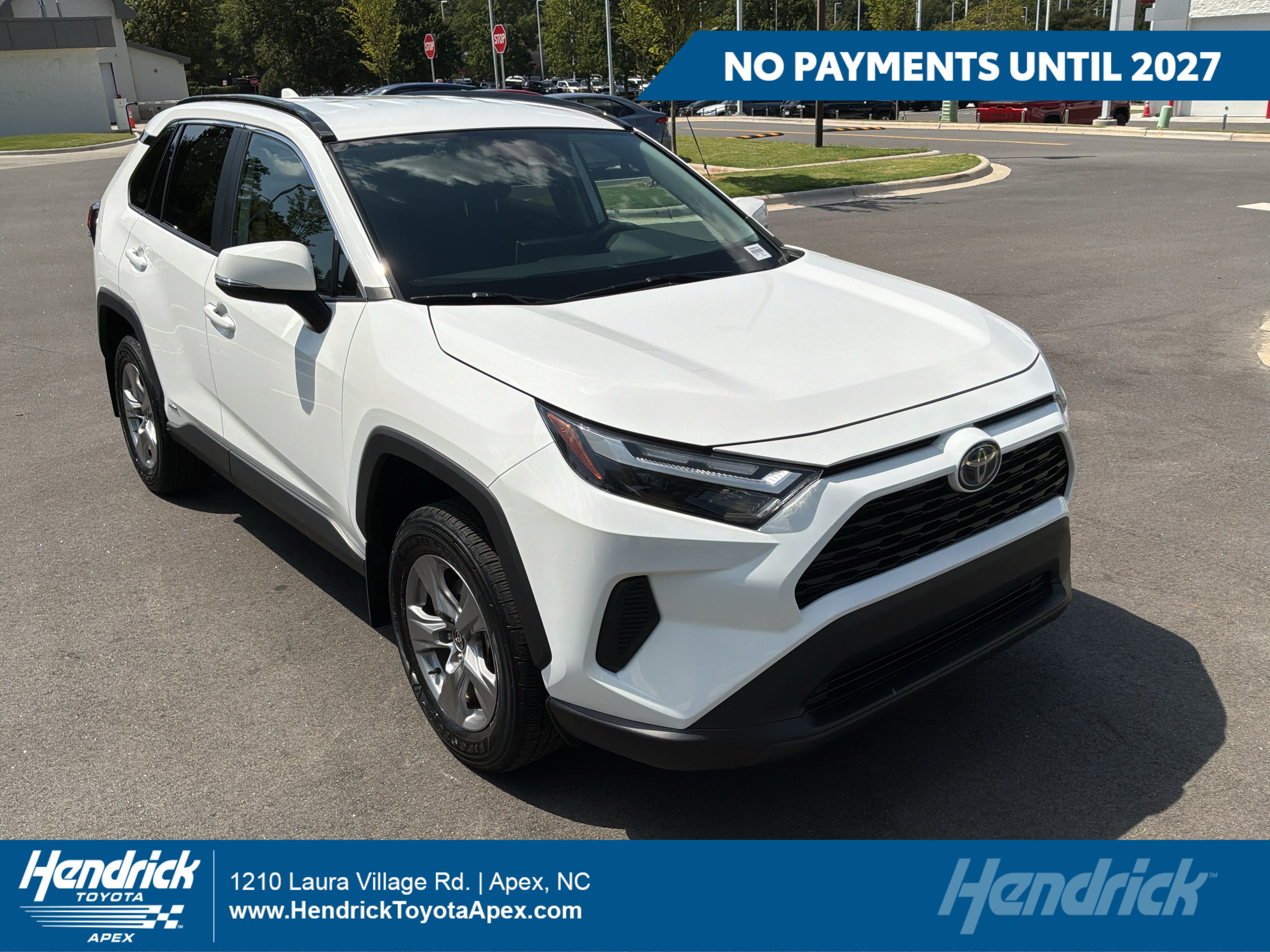 Used 2024 Toyota RAV4 XLE AWD/4WD image 1