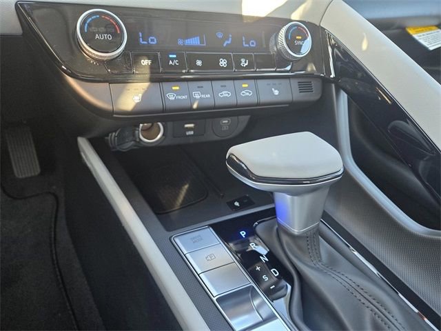 New 2025 Hyundai Elantra Limited FWD image 20
