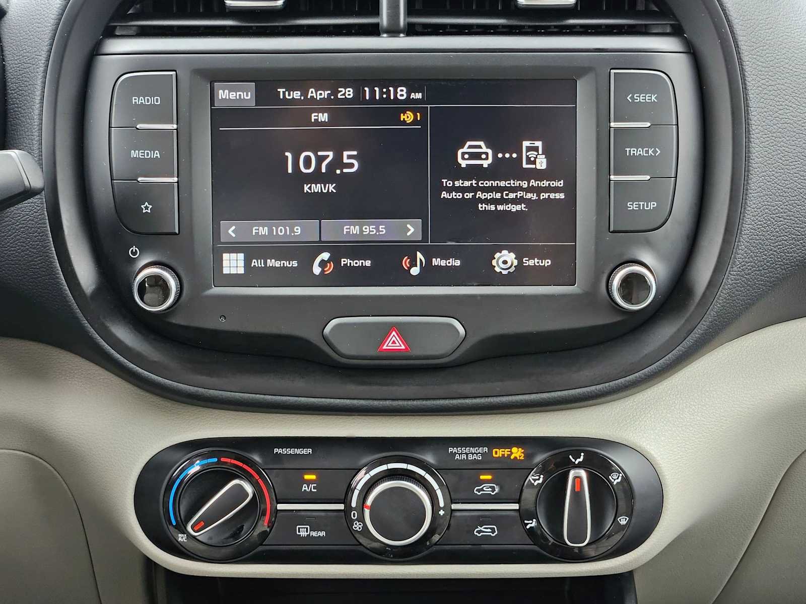 Certified 2025 Kia Soul LX w/ LX Technology Package FWD image 24