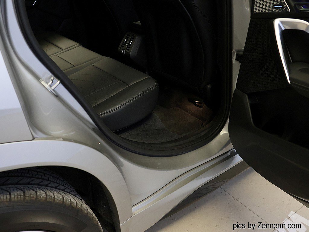 Used 2025 BMW X1 M35i w/ Premium Package image 33