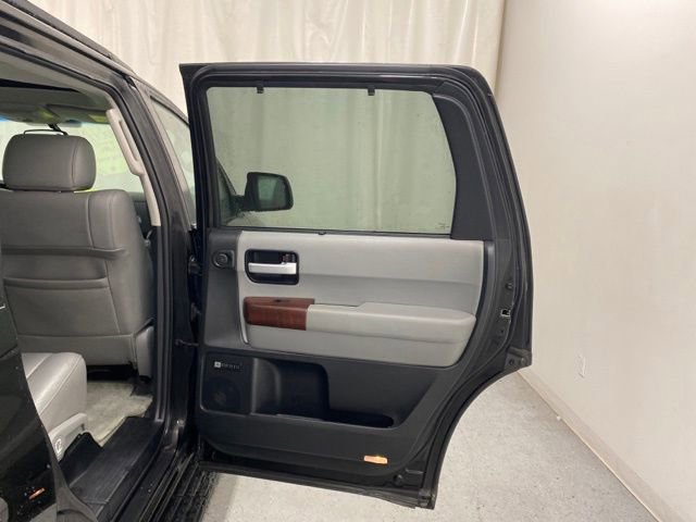 Used 2011 Toyota Sequoia Platinum AWD/4WD image 39